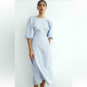 NWT Elegant Light Blue ZARA Midi Dress
SIZE S